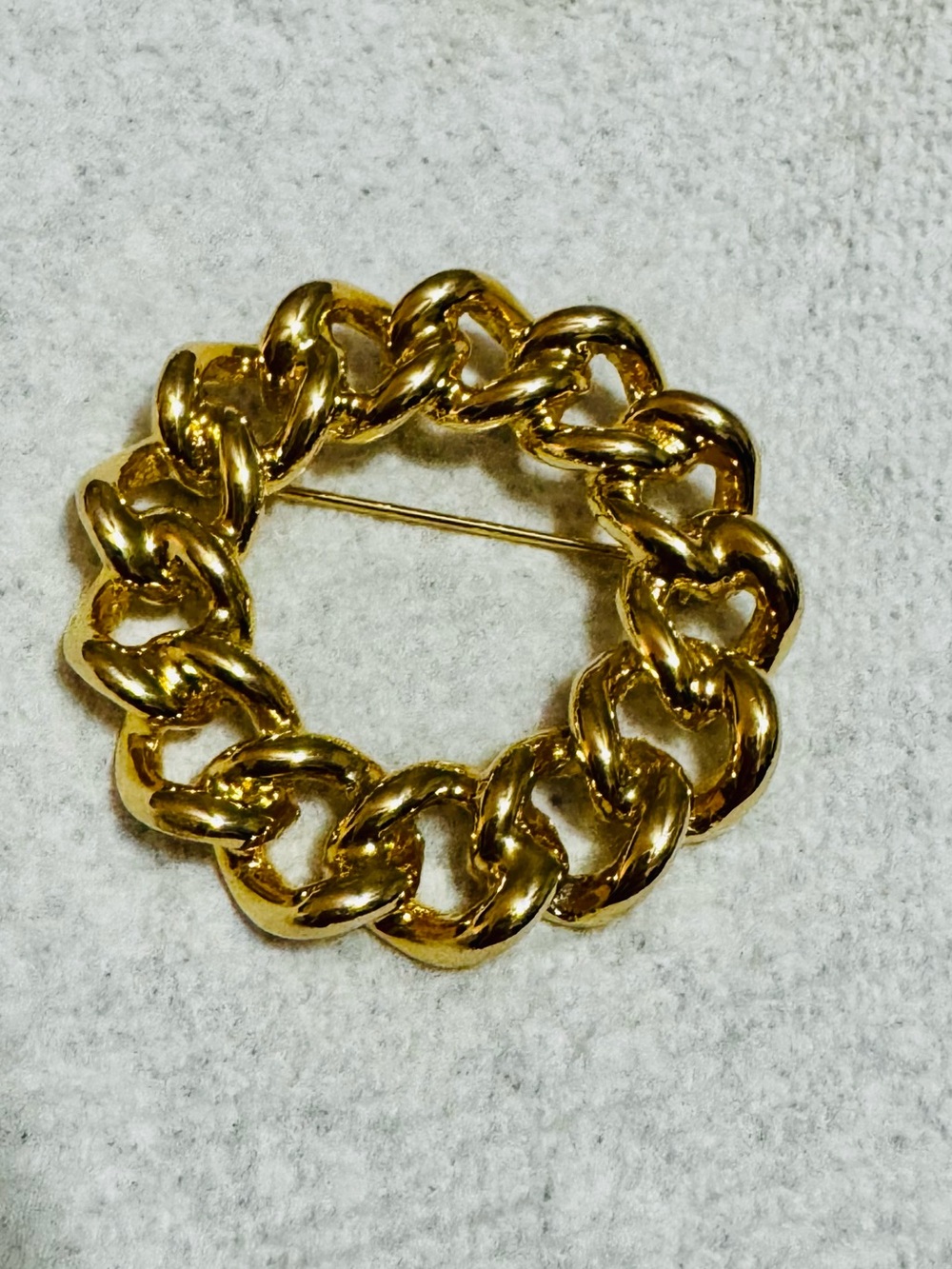 Vintage Gold Tone Chain Link Circle Brooch - Women Jewelry